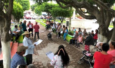 Habitantes entregarán documentación para recibir material de vivienda