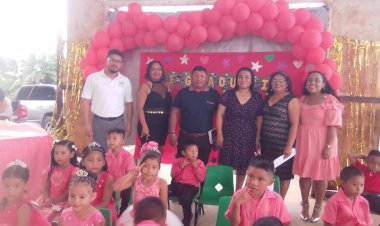 Se gradúan del “preescolar” niños de Mártires Antorchistas de Chetumal