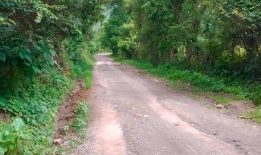 Reanudarán gestión ante la CICAEG para concluir asfaltado de la carretera a Zoyatepec