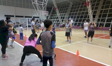 Juegan primer campamento de baloncesto en Citlalmina