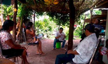 Continúan activistas, educando políticamente a colonos de Chichihualco
