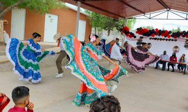 Engalana Movimiento Antorchista graduación en escuela de San Vicente Asientos