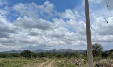 Antorchistas logran ampliación de red eléctrica para comunidad Orilla del Río