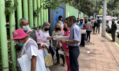 Miles de familias en el abandono por desaparición de programas sociales en México