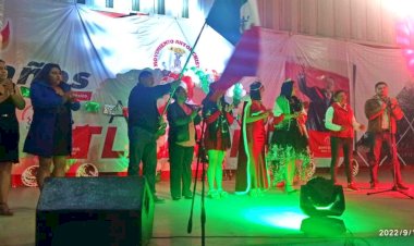 Antorcha por La Paz celebra fiestas patrias 