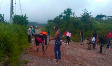 Incumple alcaldesa compromiso de concluir asfaltado a colonias del sur de Chilpancingo