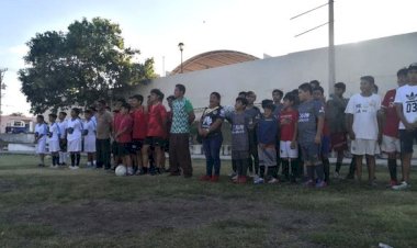 Antorcha impulsa el deporte en colonias populares de Chetumal