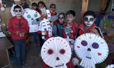 Escuelas antorchistas preservan tradiciones mexicanas