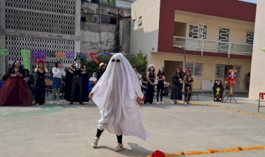 Bachillerato de Balderas festeja Día de Muertos con muestra artística