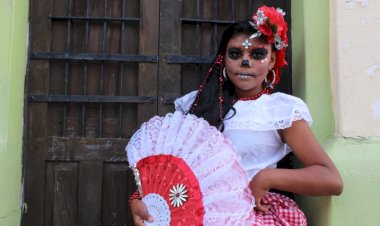 Con desfile y calaveritas, Antorcha y FNERRR promueven arte y cultura 