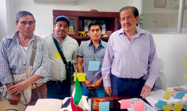 Autoridades, pobladores de Quechultenango y Antorcha dan seguimiento a proyecto ante la SCT