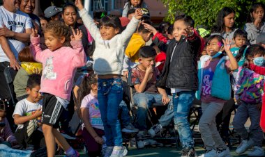 Colonias antorchistas festejan día de reyes