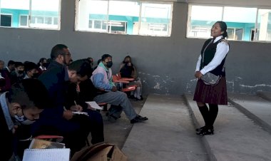 Secundaria antorchista incentiva práctica de poesía