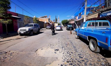 Antorchistas acuerdan pavimentación de calles con Ayuntamiento de Zapopan