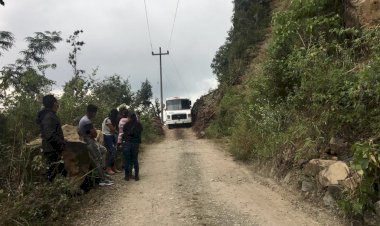 Antorchistas de la región  Otomí-Thpehua, Hidalgo  exigen reparación de calles