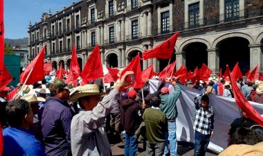 Continúan manifestaciones contra funcionarios del Ayto potosino