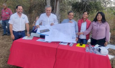 Entrega Ayuntamiento de Colima proyecto de urbanización para colonia Palma Amarilla