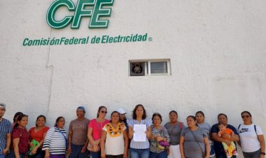 Habitantes de Cancún acuden a la CFE para reclamar tarifas abusivas