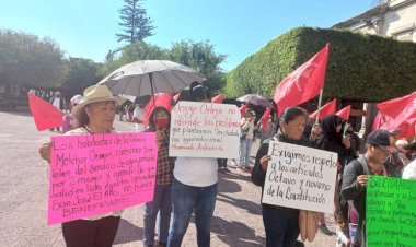 Antorchistas de Querétaro protestan por incumplimientos de la CEA