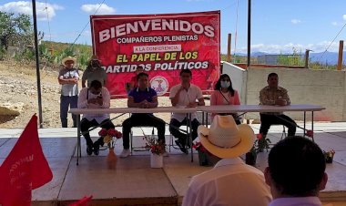 Líderes antorchistas de Oaxaca analizan ruta para crear partido de los pobres