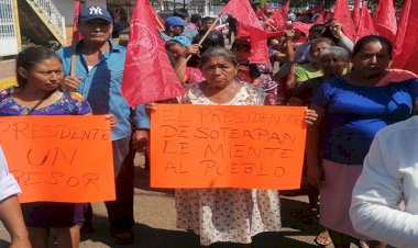Antorchistas de Soteapan denuncian que alcalde Rafael Hernández no resuelve demandas de la población y hace mal uso del recurso