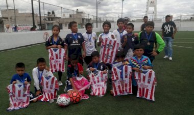 Realizan torneo relámpago en las colonias Wenceslao Victoria Soto y Elsa Córdova