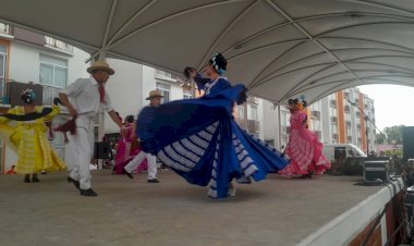 Antorcha continúa festejo a las mamás en CDMX