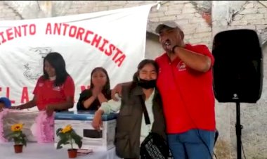 Gloria Brito invita a madres de familia a luchas por cambio profundo en México