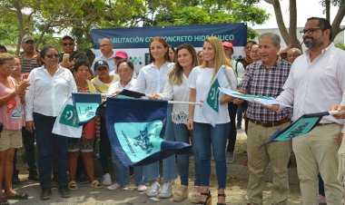 Antorchistas dan banderazo a pavimentación de la prolongación Río Medio