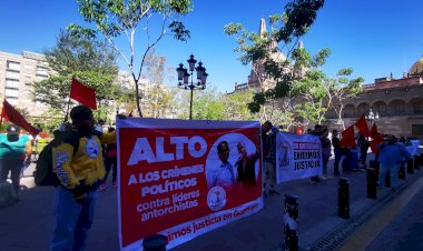 Con cadena humana en Guadalajara, antorchistas exigen justicia en Guerrero