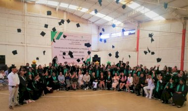Celebran graduación de estudiantes de COBAEZ Trancoso