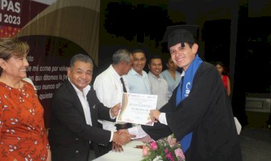 Celebran escuelas antorchistas graduaciones en Tamaulipas