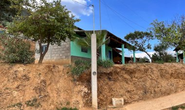 Gracias a Antorcha llega electricidad a comunidad del Tabaje
