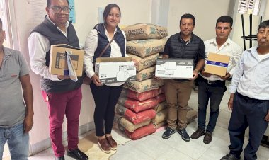 Entrega Movimiento Antorchista de Chiapas apoyo a COBACH