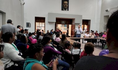 Alcalde de Zapotlán el Grande pacta compromisos con colonos de Ciudad Guzmán