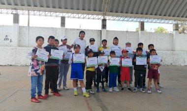 Clausura Antorcha taller de futbol para menores en Huamantla