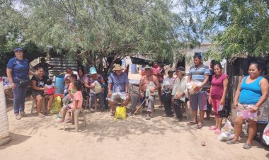 Antorchistas de Santa María en El Carrizal reciben apoyos del municipio de La Paz