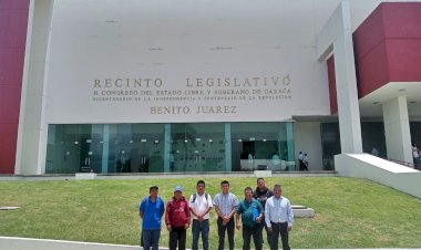 Pobladores de La Unión Altamira tocan puerta del Congreso local en busca de que atiendan carencias sociales