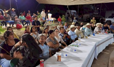 Tecomatecos de San Miguel de Lozano reconocen trabajo de la presidenta