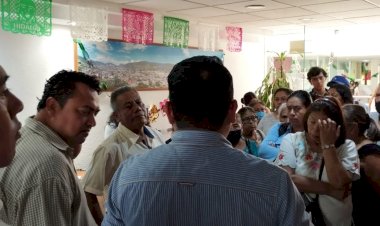 Se reúnen funcionarios del ayuntamiento y antorchistas de Chilpancingo