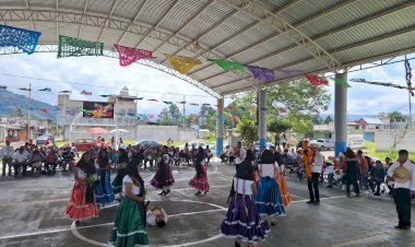 Inauguran servicios básicos en colonia popular de Huauchinango
