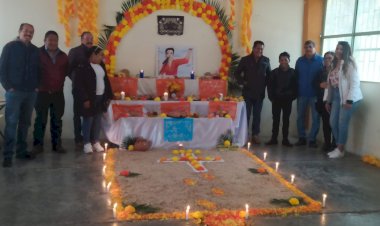 Altares en escuelas antorchistas de Chihuahua recuerdan a luchadoras sociales