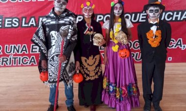 Secundaria WVS celebra Día de Muertos con fiesta mexicana