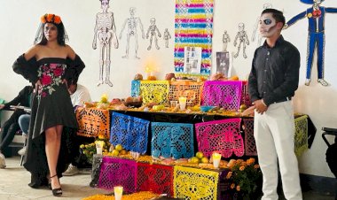 Promueve Antorcha en Arteaga, Coahuila,  riqueza cultural de ofrendas y catrinas