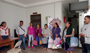 Colabora gobierno de Quechultenango con pago de traslado de tinacos a Achigca