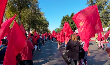 Cientos de tijuanenses se manifiestan en Secretaría de Bienestar de BC