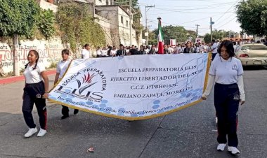 Escuela antorchista en Morelos desfila para conmemorar Revolución
