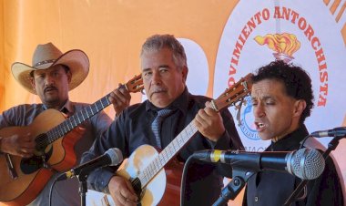 Antorcha canta en Santa Clara del Cobre