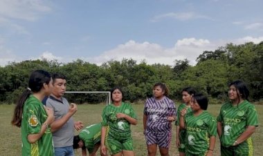 Escuelas antorchistas participan en encuentro amistoso de futbol en Chetumal