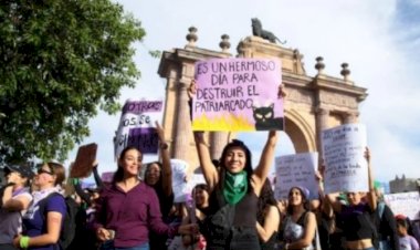 Inundan las calles miles de mujeres exigiendo una vida mejor